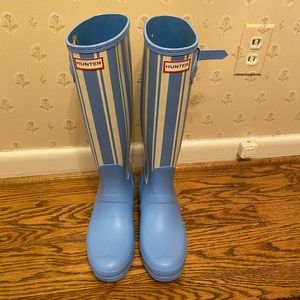 Hunter boots size 11 like new some yellowing to the white stripes